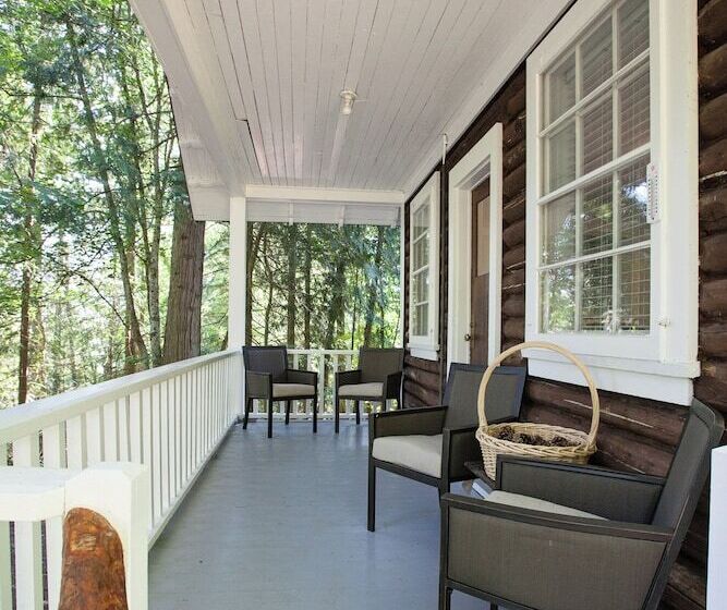 Hotel Blaylock's Mansion