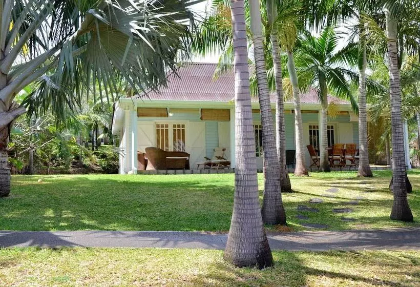 هتل Cases Couleurs