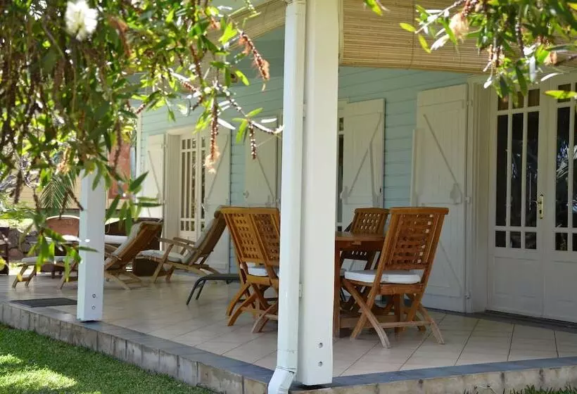 هتل Cases Couleurs