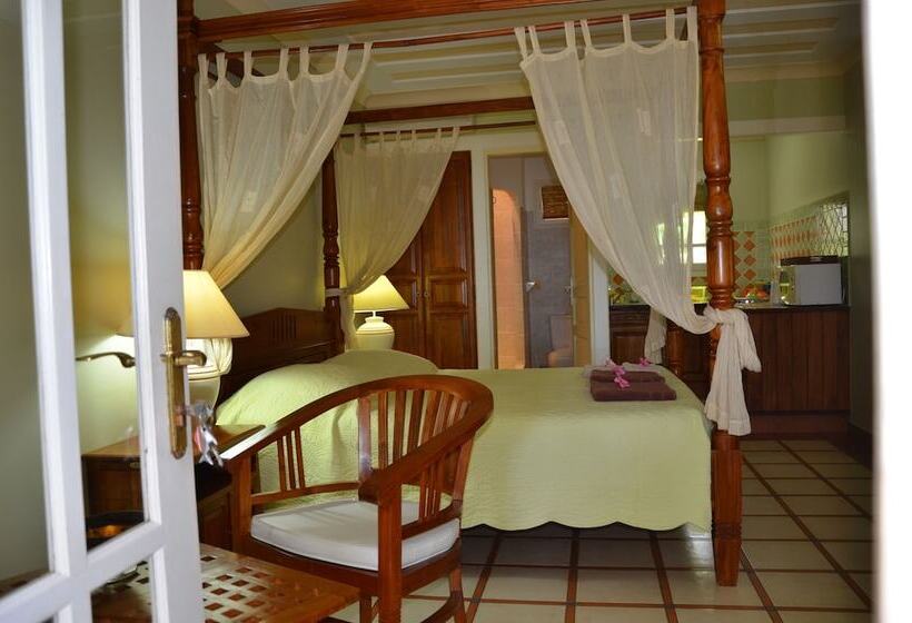 هتل Cases Couleurs