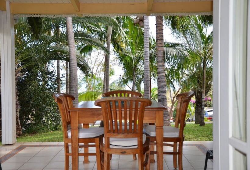 هتل Cases Couleurs