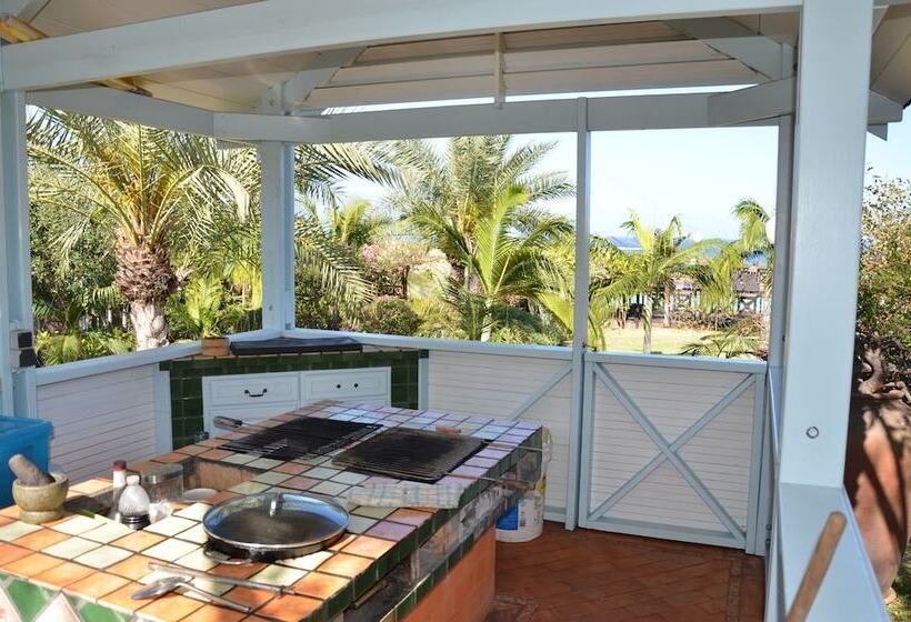 هتل Cases Couleurs