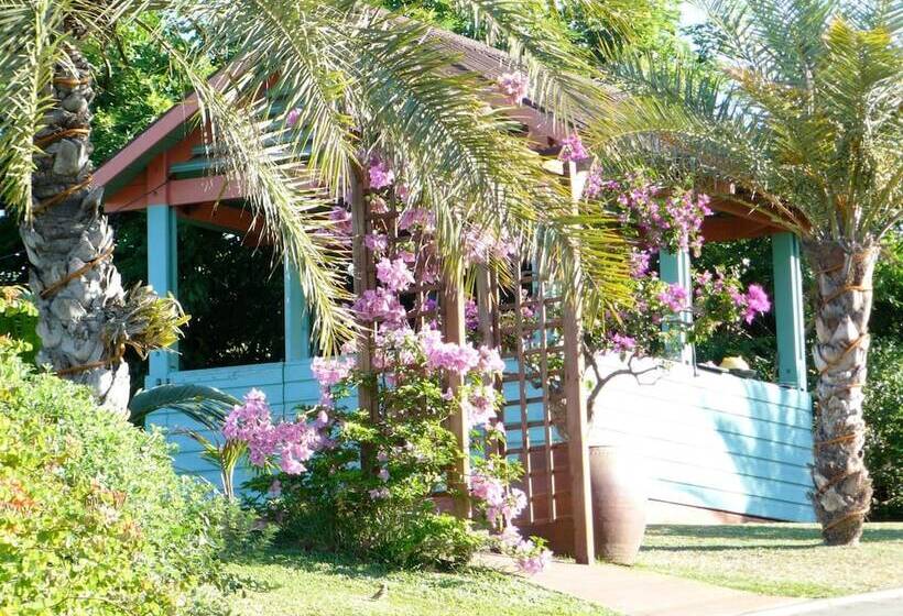 هتل Cases Couleurs