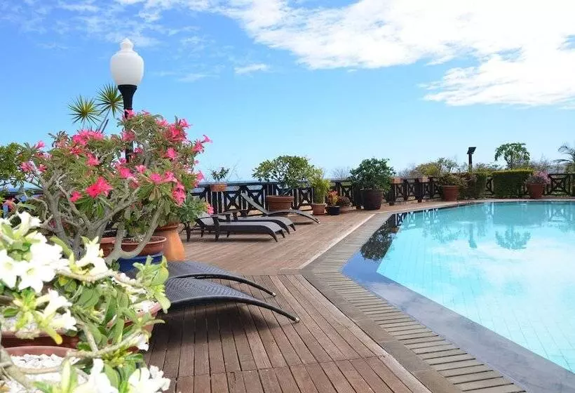 هتل Cases Couleurs