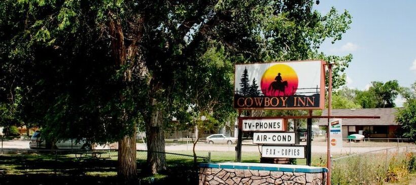 מוטל Cowboy Inn