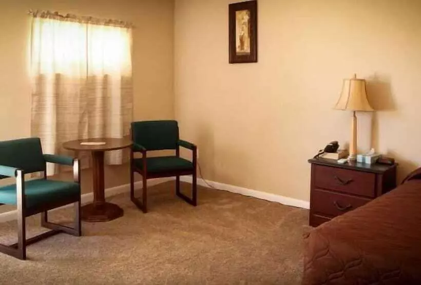 モーテル Cowboy Inn