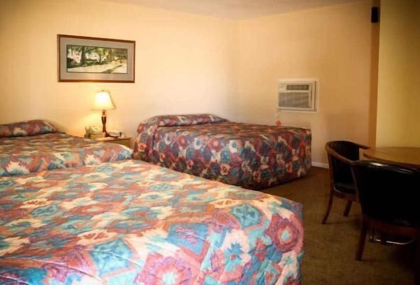 מוטל Cowboy Inn