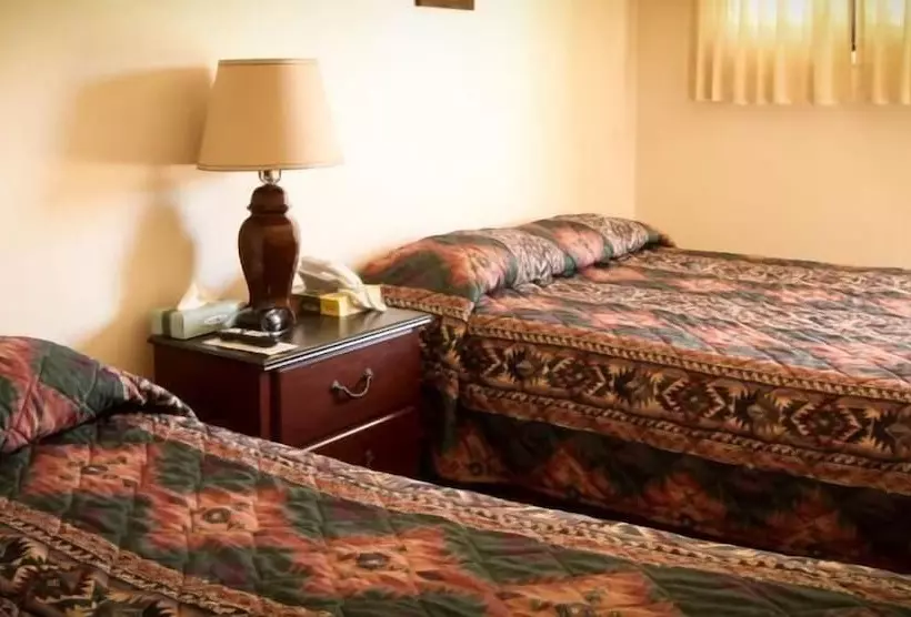 モーテル Cowboy Inn