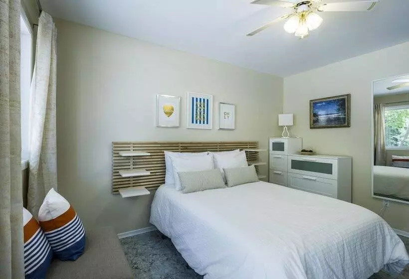 Motelli Hollywood Cottages