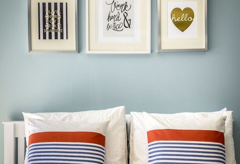 فندق على الطريق Hollywood Cottages