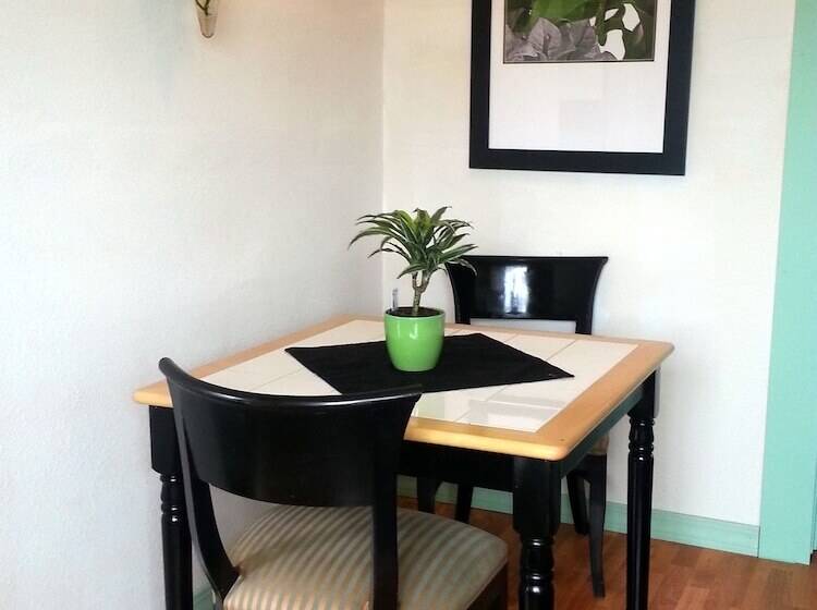 汽车旅馆  Hunters Hot Springs Resort