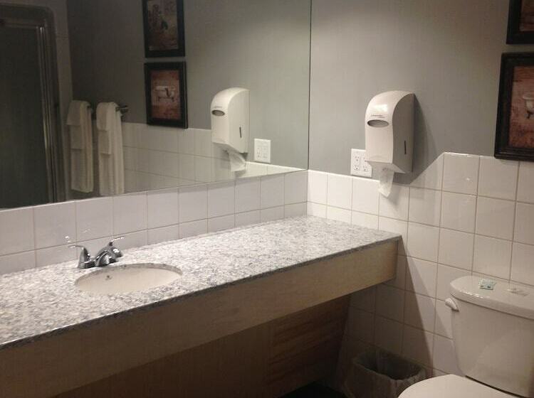 汽车旅馆  Perth Andover Motor Inn