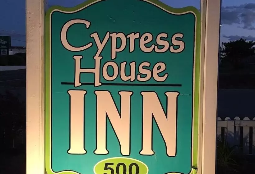 ペンション Cypress House Inn
