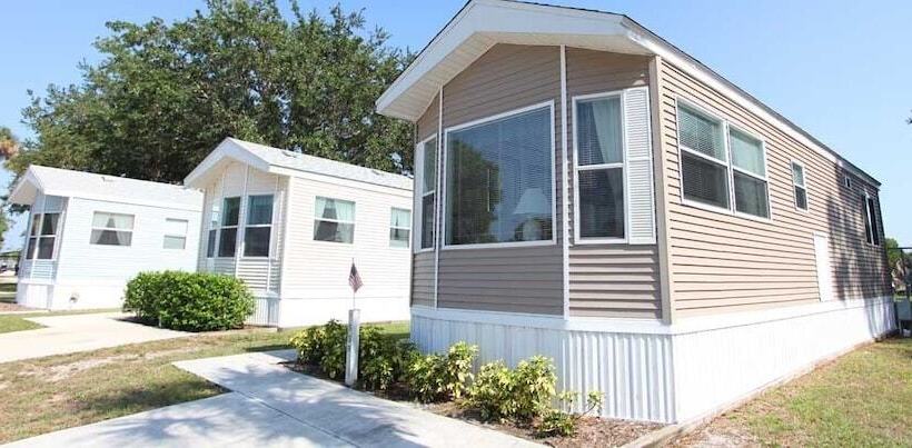 Road Runner Travel Resort   Caravan Park