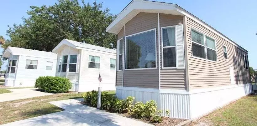 Road Runner Travel Resort   Caravan Park