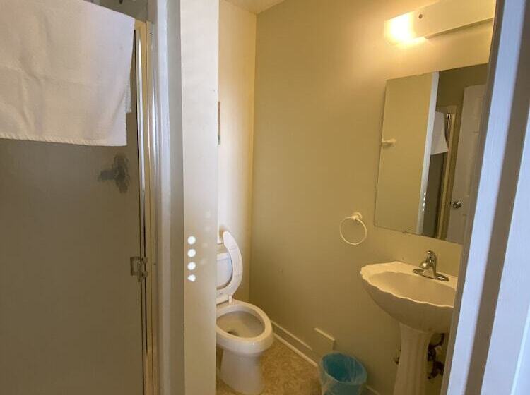 Seaview Pier And Motel