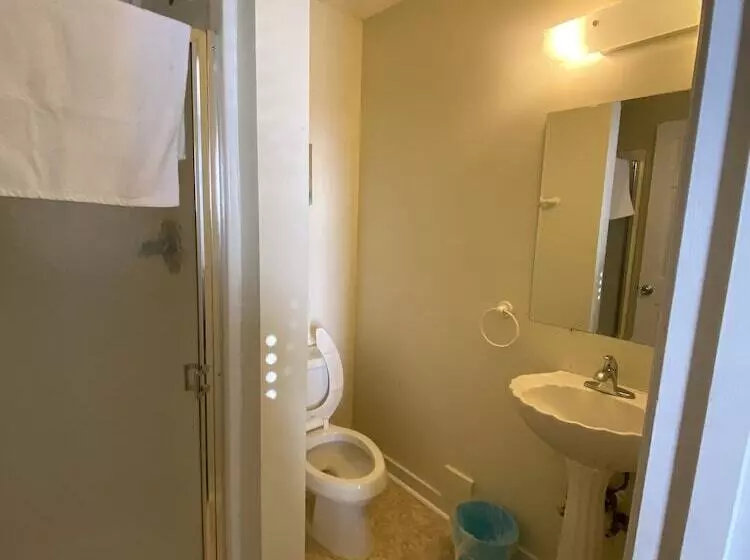 Seaview Pier And Motel