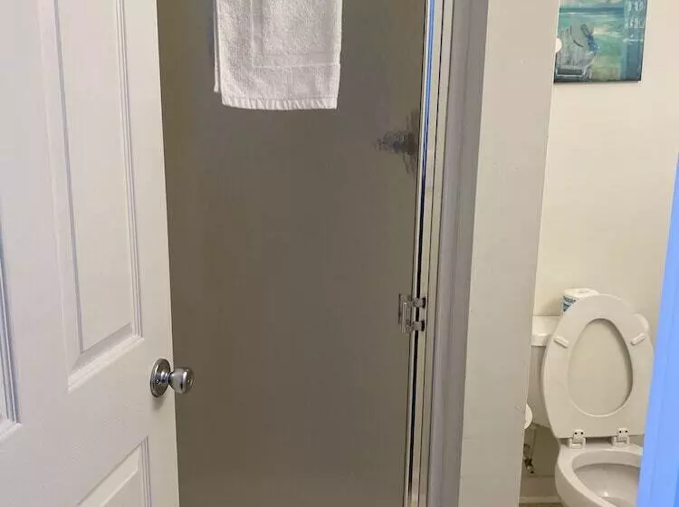 Seaview Pier And Motel