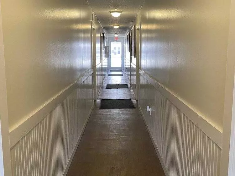 Seaview Pier And Motel