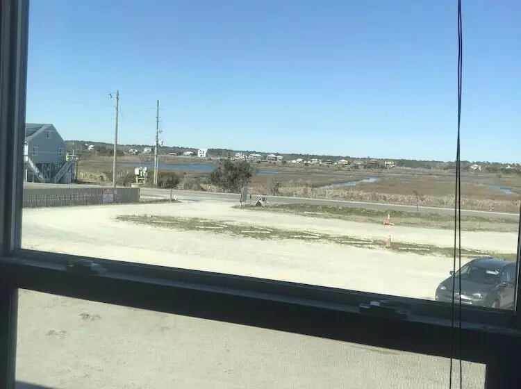 Seaview Pier And Motel