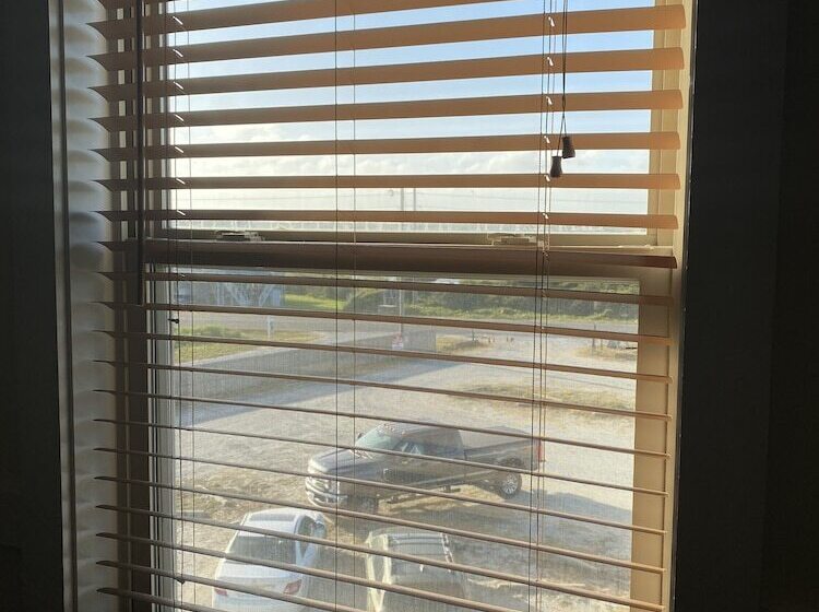 Seaview Pier And Motel