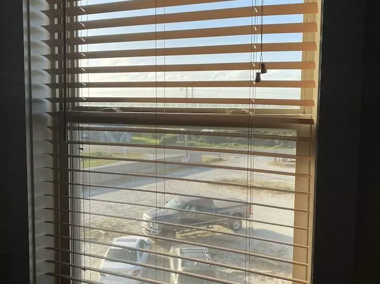 Seaview Pier And Motel