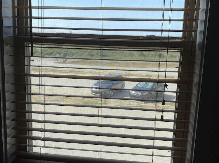 Seaview Pier And Motel