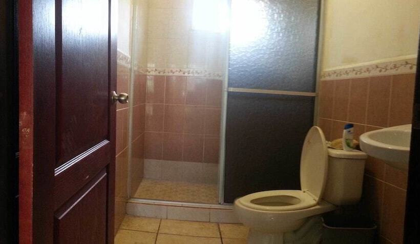 The Guaras Hostal Hostel