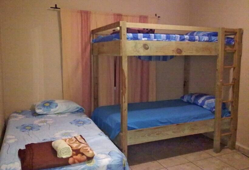 The Guaras Hostal Hostel