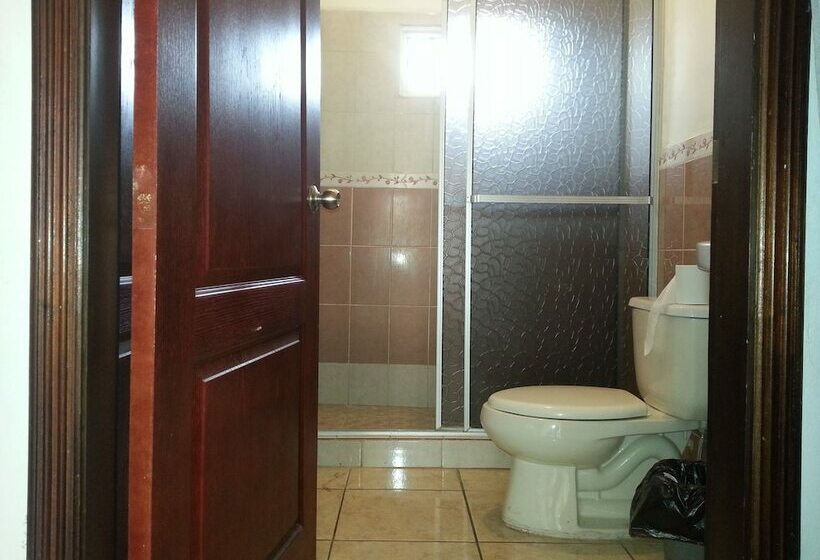 The Guaras Hostal Hostel