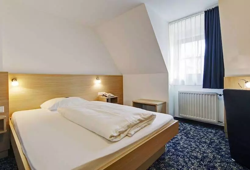 Отель Bauer Großbettlingen