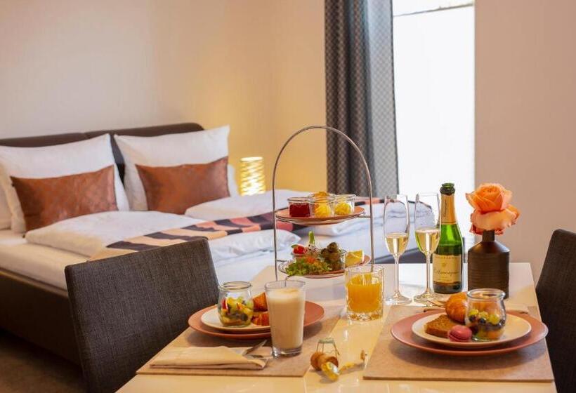 Отель & Boarding House Schlosserwirt