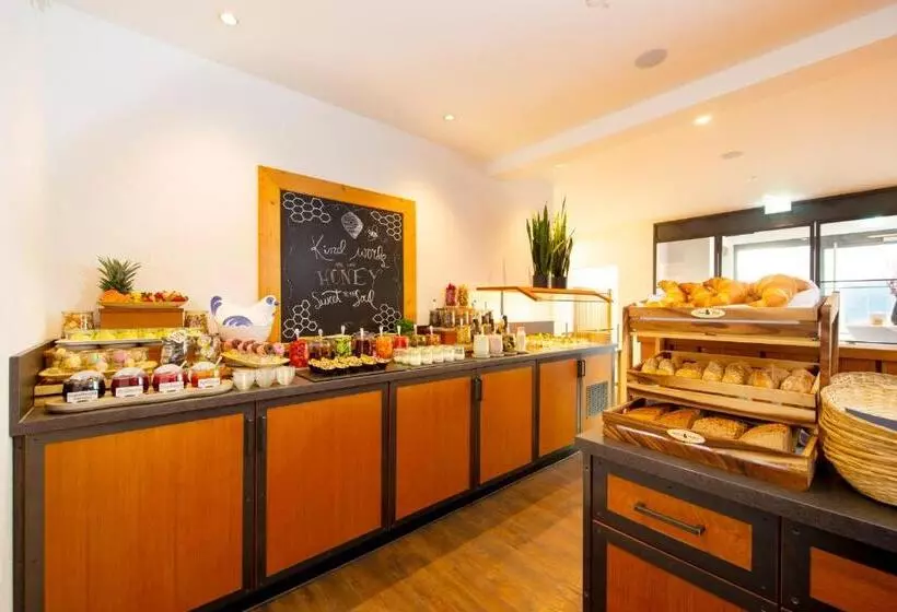 בית מלון כפרי & Boarding House Schlosserwirt