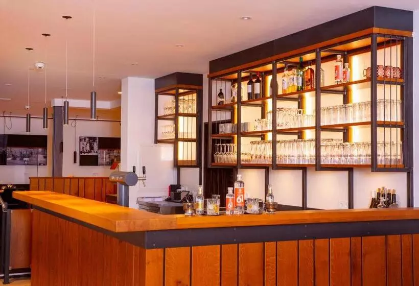 בית מלון כפרי & Boarding House Schlosserwirt