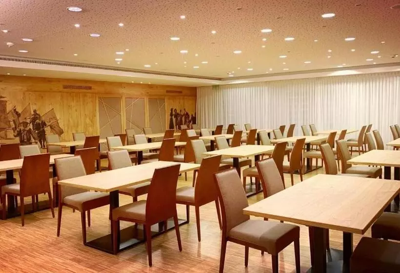 Отель Goldener Hirsch