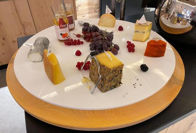 ホテル Goldener Hirsch