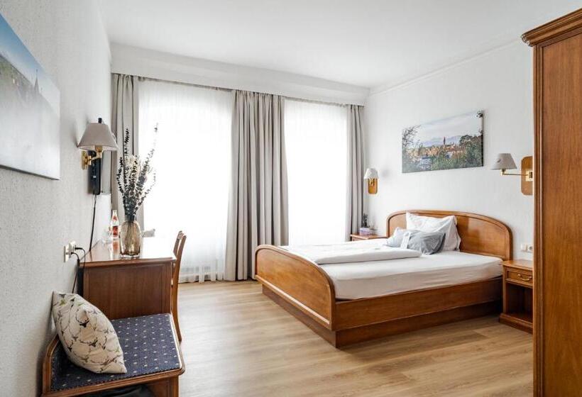 ホテル Goldener Hirsch