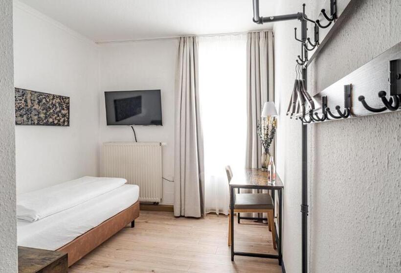 ホテル Goldener Hirsch