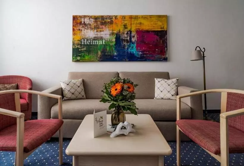 Отель Goldener Hirsch