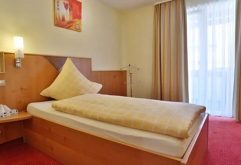 Отель Krone Garni