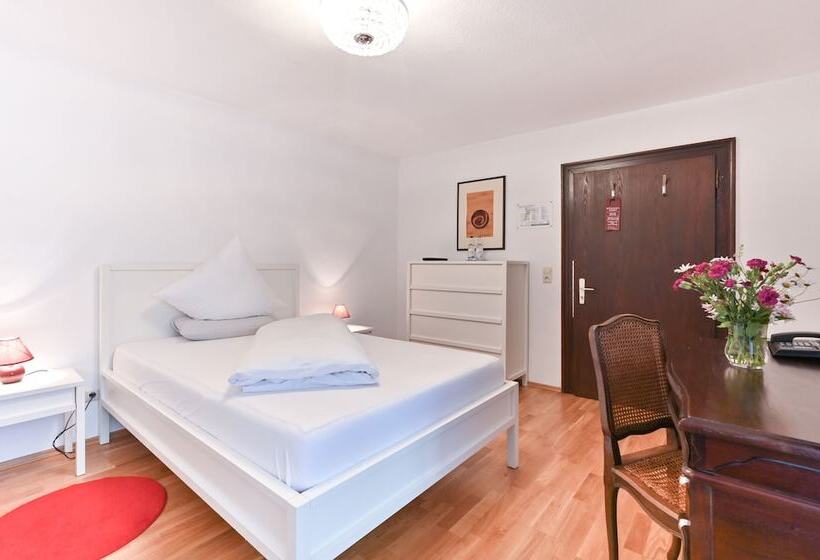 Отель Schloss Zu Hopferau