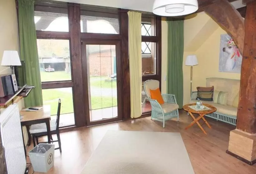 酒店 Taubenhof   Gut Cadenberge