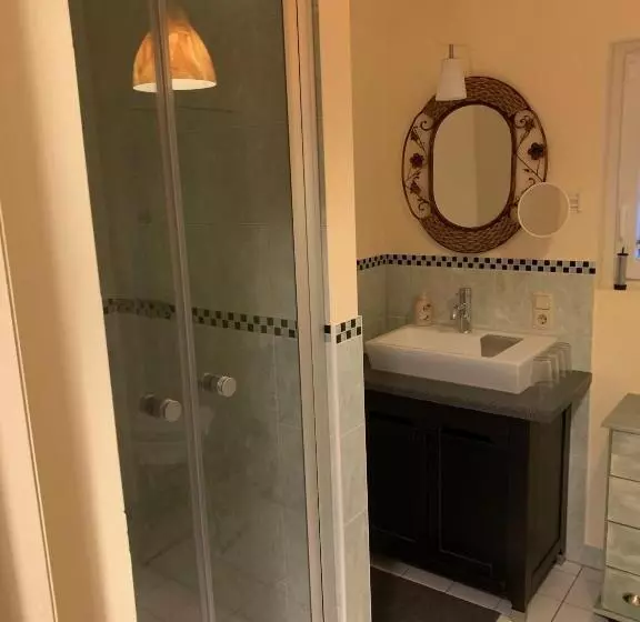 酒店 Taubenhof   Gut Cadenberge