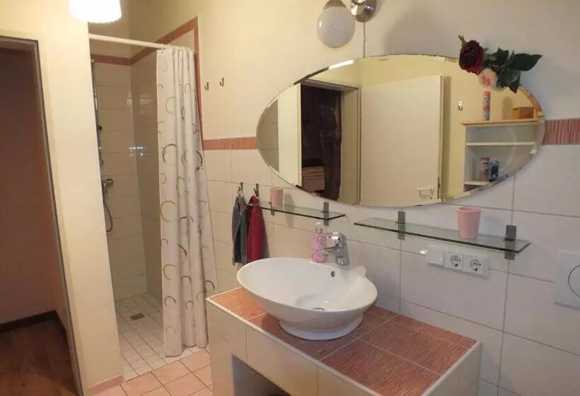 酒店 Taubenhof   Gut Cadenberge