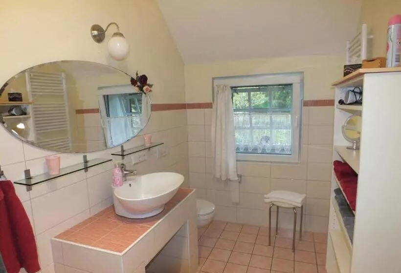 酒店 Taubenhof   Gut Cadenberge