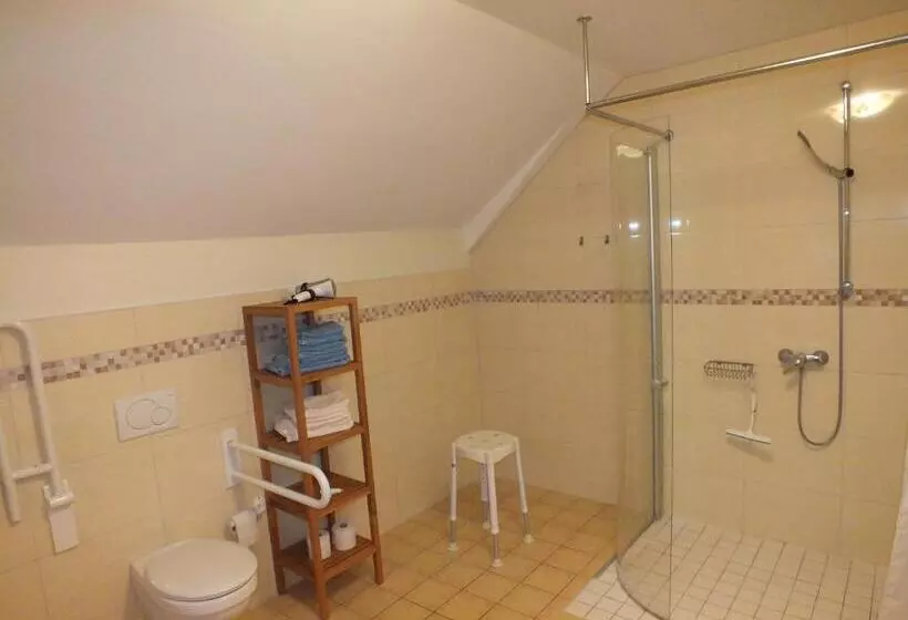 酒店 Taubenhof   Gut Cadenberge