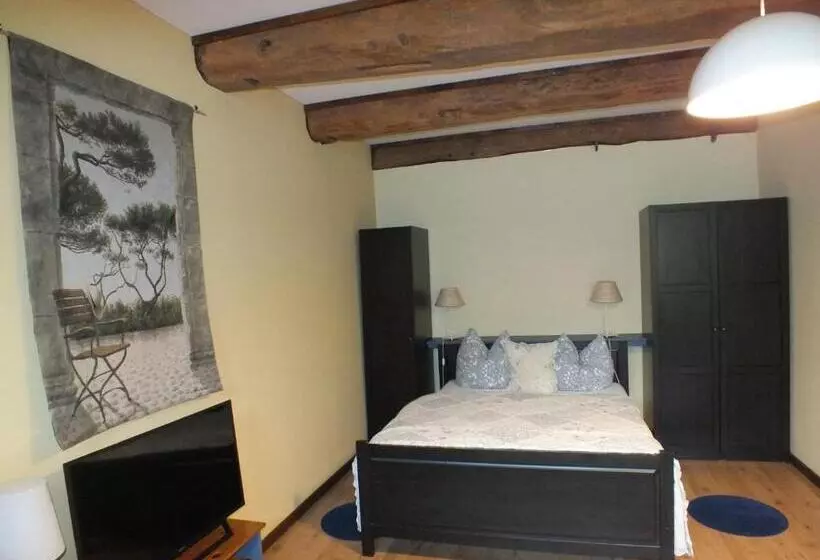 酒店 Taubenhof   Gut Cadenberge