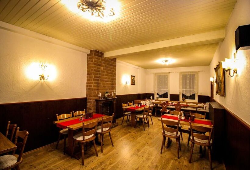 בית מלון כפרי Und Restaurant Zum Löwen