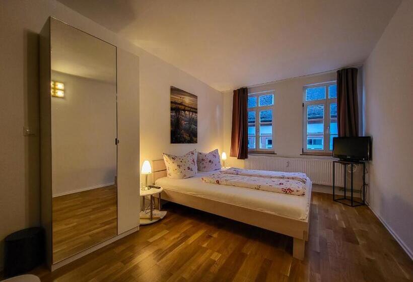 בית מלון כפרי Und Restaurant Zum Löwen