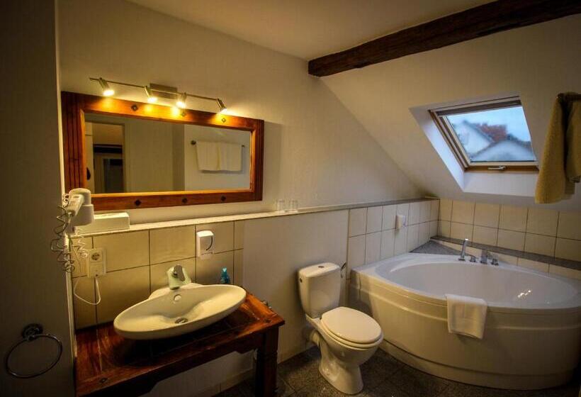 בית מלון כפרי Und Restaurant Zum Löwen